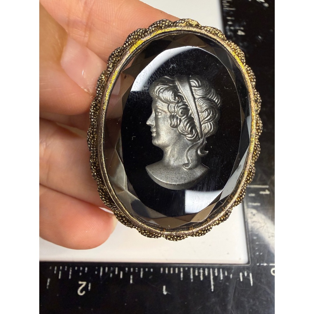 Antique Style Black Faceted Glass Cameo Brooch Gold Tone Ornate Frame Victorian